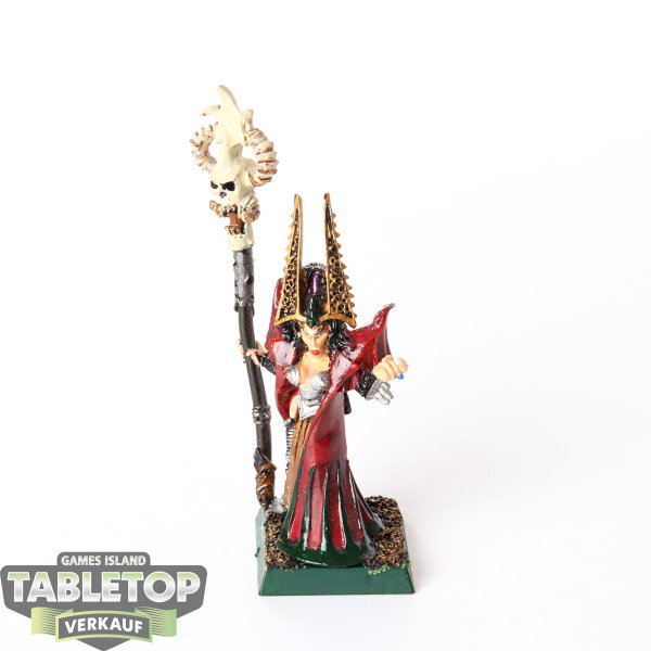 Dark Elves - Sorceress - bemalt