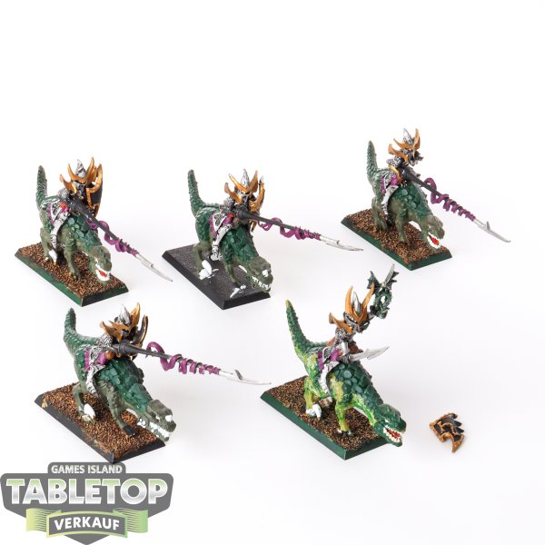 Dark Elves - 5x Cold One Knights klassisch - bemalt