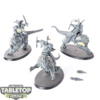 Stormcast Eternals - 3- Evocators on Celestial Dracolines...