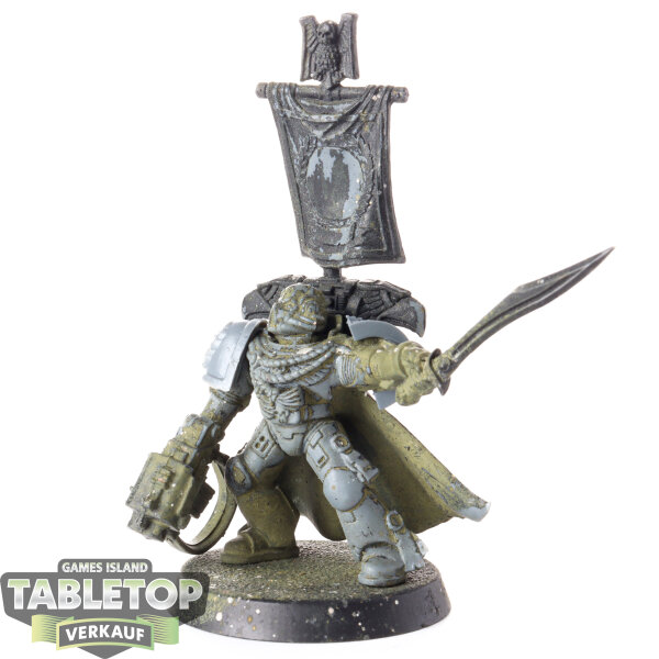 Space Marines - Captain - teilweise bemalt