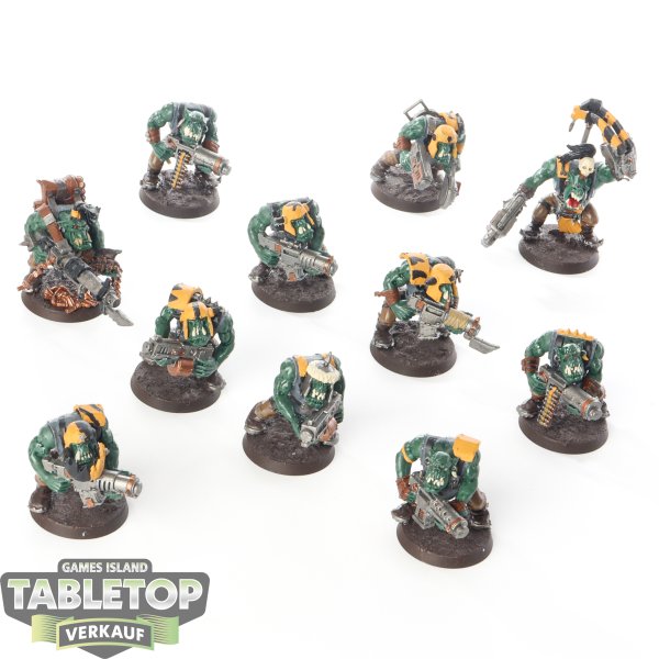 Orks - 11 x Ork Boyz - bemalt