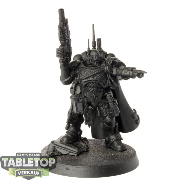 Space Marines - Captain in Phobos Armour - grundiert