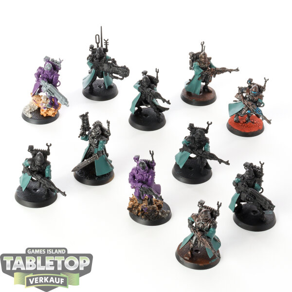 Adeptus Mechanicus - 11x Skitarii Vanguard - teilweise bemalt