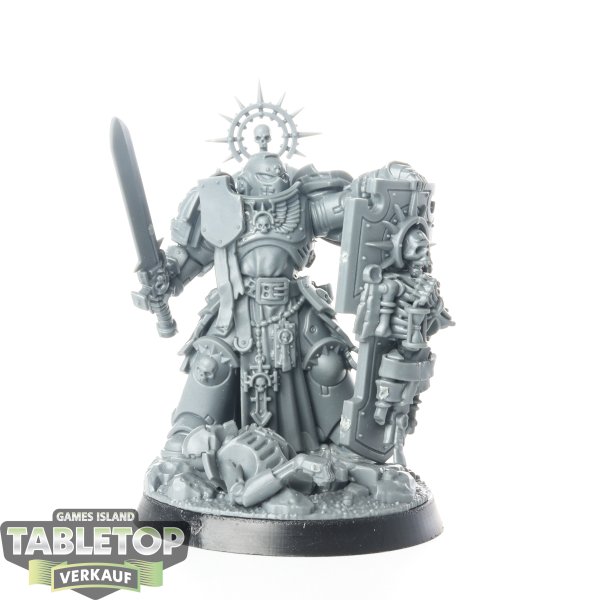 Space Marines - Captain with Relic Shield - unbemalt