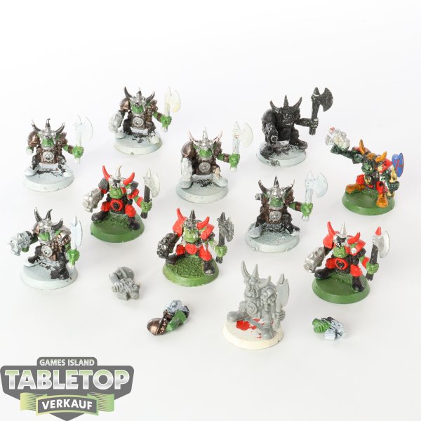 Orks - 11x Ork Boyz Klassisch - teilweise bemalt