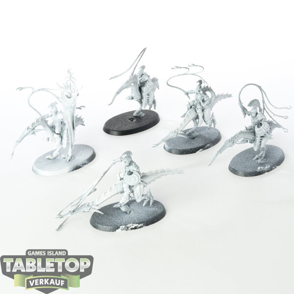Hedonites of Slaanesh - 5 x Hellstriders of Slaanesh - grundiert