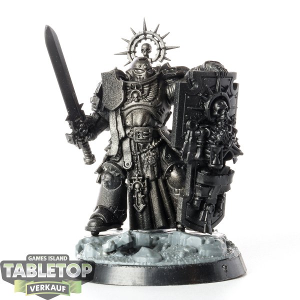 Space Marines - Captain with Relic Shield - teilweise bemalt