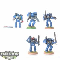 Ultramarines - 5 x Assault Squad - teilweise bemalt