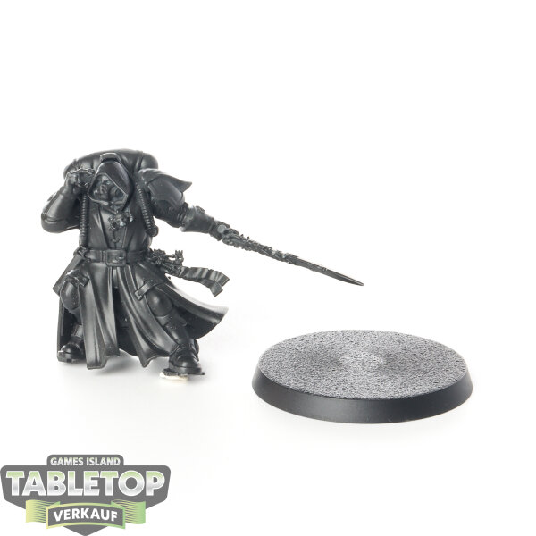 Space Marines - Primaris Librarian in Phobos Armour - grundiert