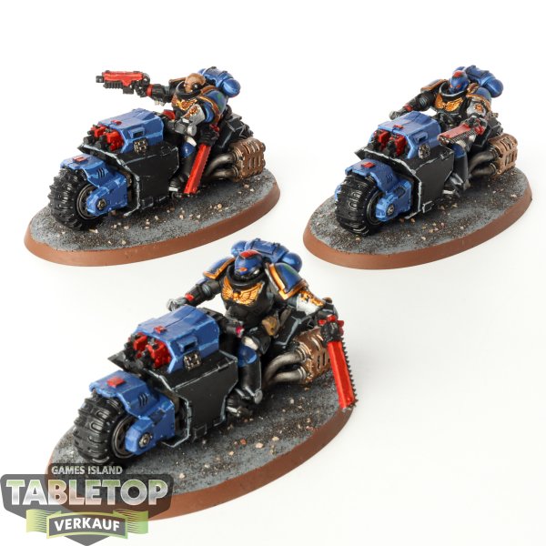 Space Marines - 3 x Outriders - bemalt