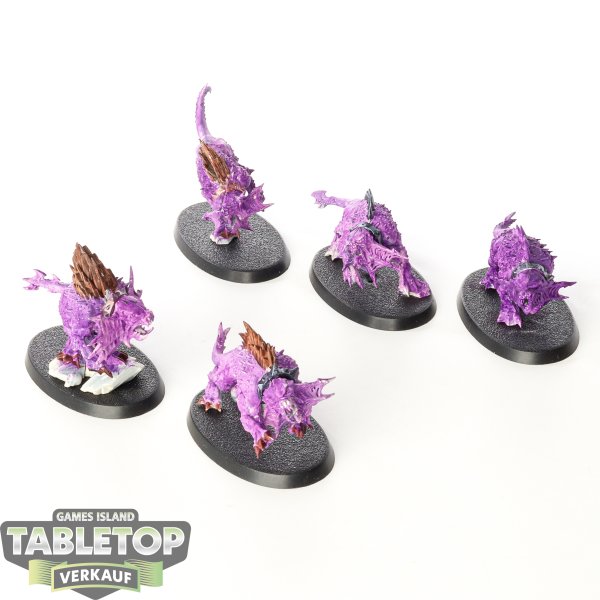 Blades of Khorne - 5 x Flesh Hounds - teilweise bemalt