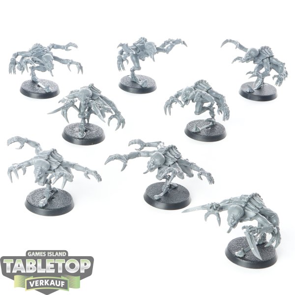 Tyraniden - 8 x Genestealers klassisch - unbemalt