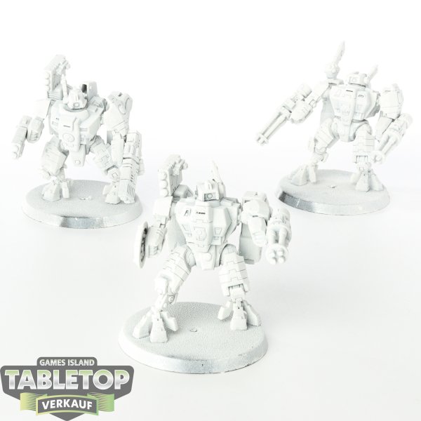 Tau Empire - 3 x XV8 Crisis Battlesuit Team - grundiert