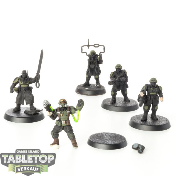 Astra Militarum - 5x Cadian Command Squad - teilweise bemalt