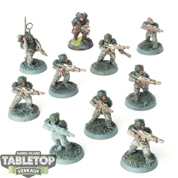 Astra Militarum - 10 x Cadian Shock Troops klassisch - teilweise bemalt