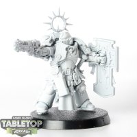 Space Marines - Lieutenant with Storm Shield - grundiert