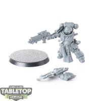 Space Marines - Lieutenant with Storm Shield - unbemalt