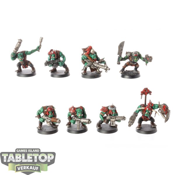 Orks - 8 Ork Boyz klassisch - bemalt