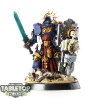 Space Marines - Captain with Relic Shield - bemalt