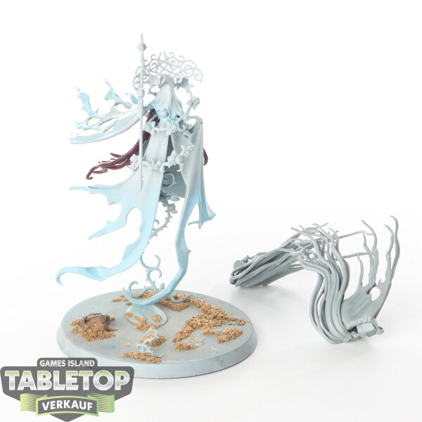 Nighthaunt - Lady Olynder, Mortarch of Grief - teilweise bemalt