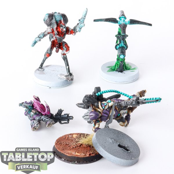 Infinity - Combined Army: 4 Modelle - teilweise bemalt