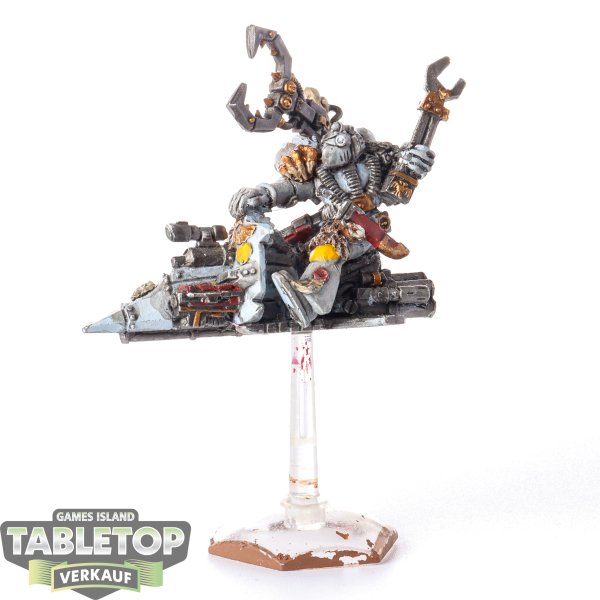 Space Marines - Techmarine on jetbike 2th Edition - bemalt