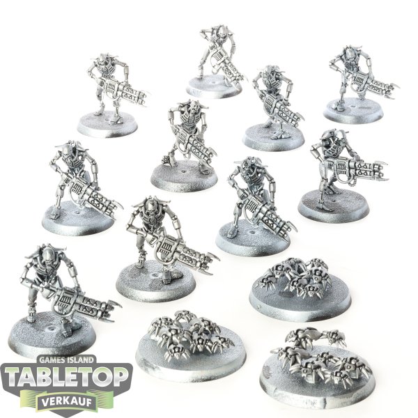 Necrons - 10 Necron Warriors & 3 Scarabs - teilweise bemalt