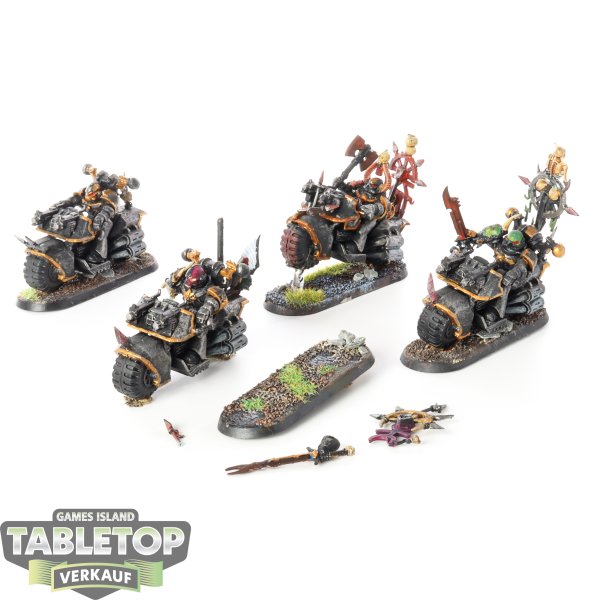 Chaos Space Marines - 4x Chaos Bikers - bemalt