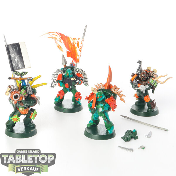 Space Marines - 4 Techmarines Umbau - bemalt