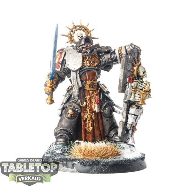 Space Marines - Captain with Relic Shield - bemalt