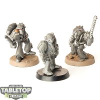 Space Marines - Rogue Trader Medics - grundiert