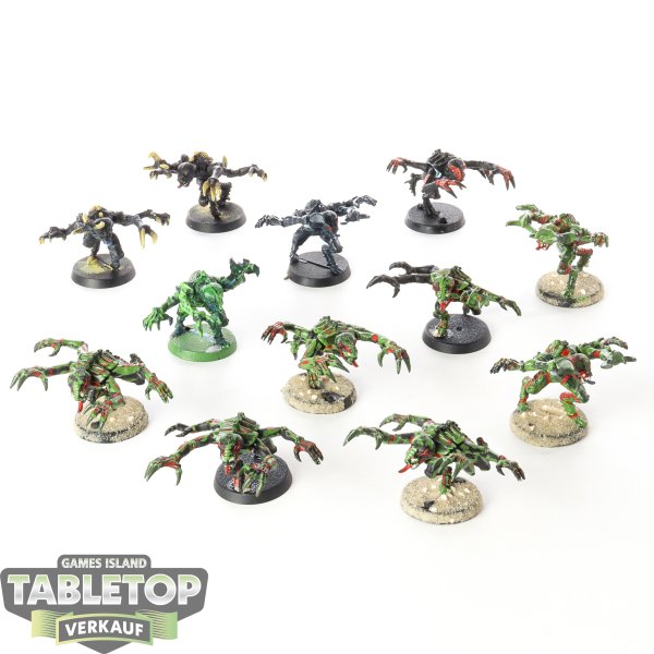 Tyraniden - 12 Genestealers klassisch - teilweise bemalt