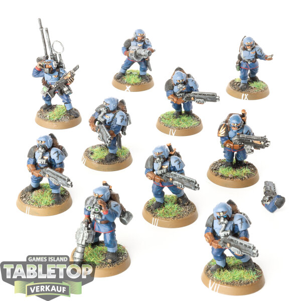 Astra Militarum - 10x Cadian Shock Troops Klassisch - bemalt