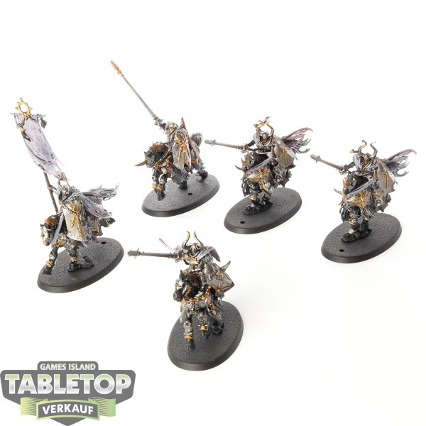 Slaves to Darkness - 5x Chaos Knights - bemalt