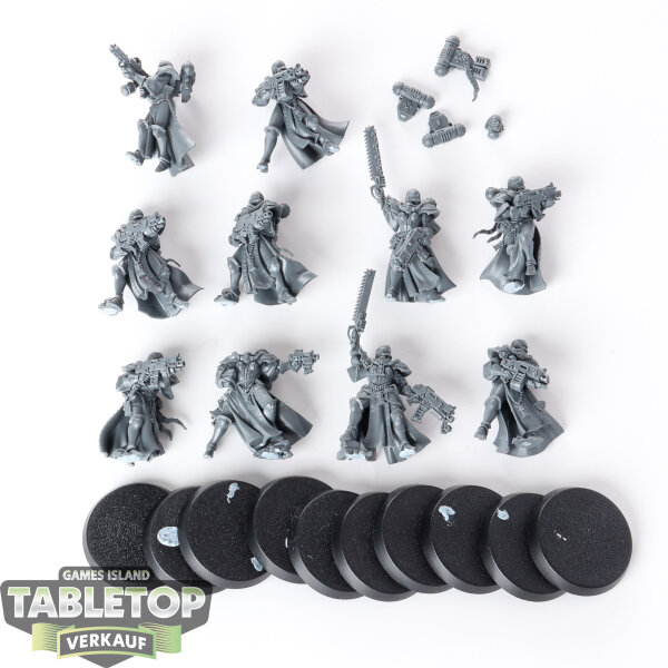 Adepta Sororitas - 10 Battle Sisters - teilweise gebaut