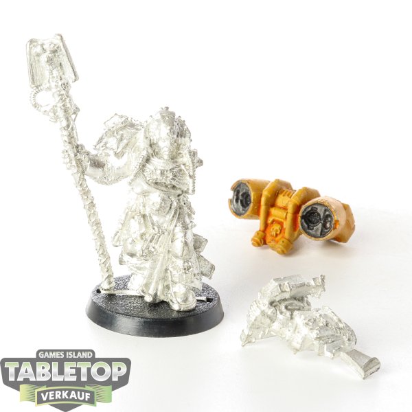 Space Marines - Librarian klassisch with Jump Pack - teilweise bemalt