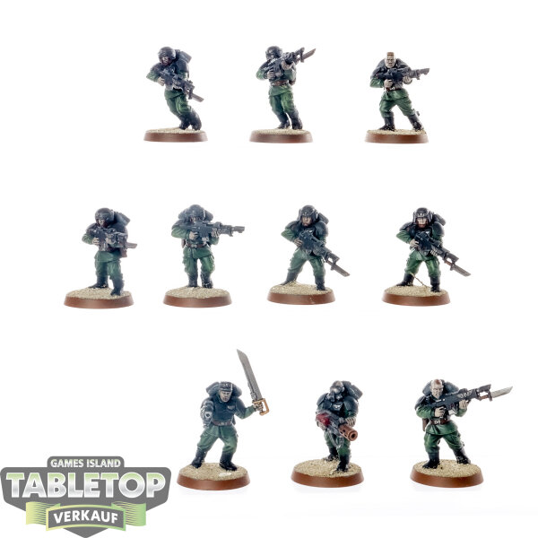 Astra Militarum - 10 Cadian Shock Troops klassisch - bemalt