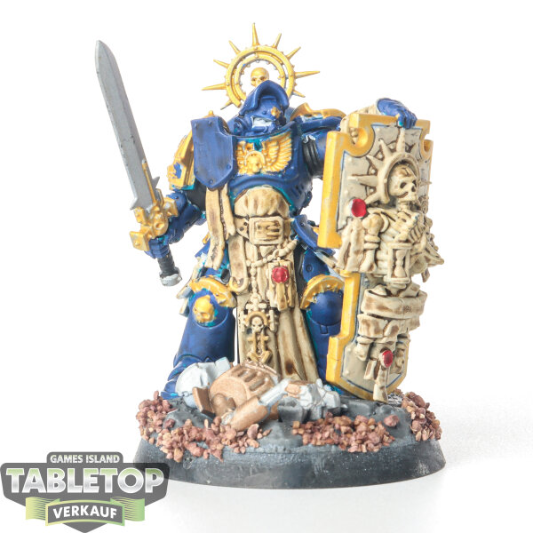 Space Marines - Captain with Relic Shield - bemalt