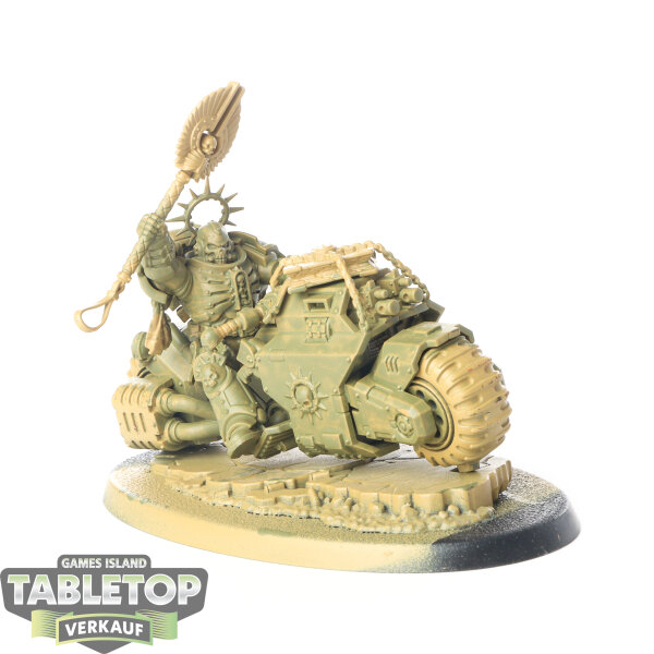 Space Marines - Primaris Chaplain on Bike - teilweise bemalt