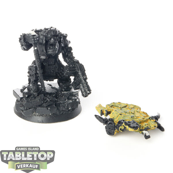 Orks - Orc Greatcoat Banner Bearer - teilweise bemalt