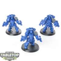 Salamanders - 3 Primaris Aggressors - unbemalt