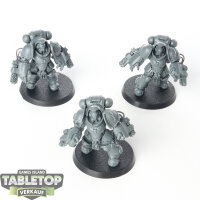 Salamanders - 3 Primaris Aggressors - unbemalt