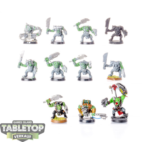 Orks - 11 x Ork Boyz - teilweise bemalt