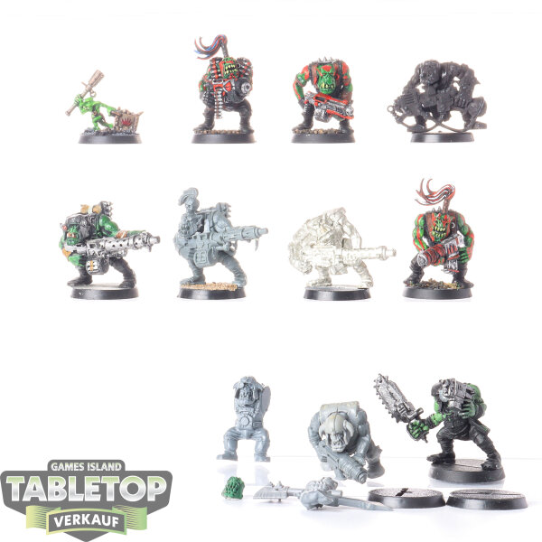 Orks - 11 x Ork Boyz - teilweise bemalt