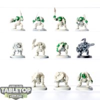 Orks - 11 x Ork Boyz - teilweise bemalt