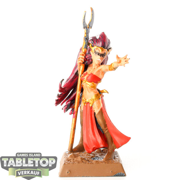 Dark Elves - Sorceress - bemalt