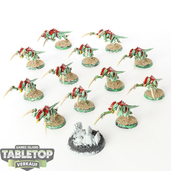 Tyraniden - 12x Hormagaunts klassisch - teilweise bemalt