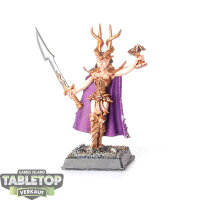 Dark Elves - Hag Queen klassisch - teilweise bemalt