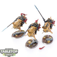 Adeptus Custodes - 3 x Vertus Praetors - bemalt