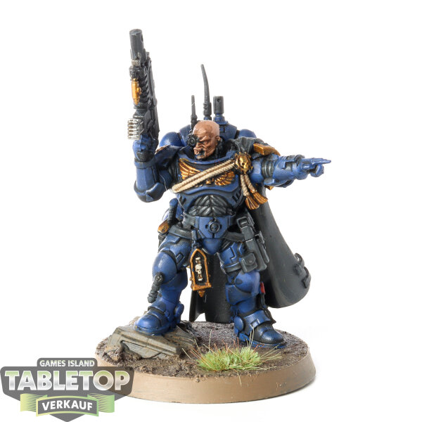 Space Marines - Captain in Phobos Armour - bemalt